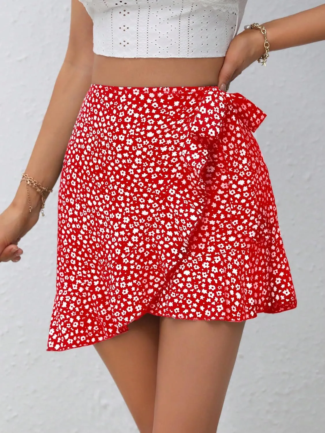 SweatyRocks Women's Boho Floral Print Tie Side Wrap Skirt Ruffle Hem Mini Skort Skirts with Shorts